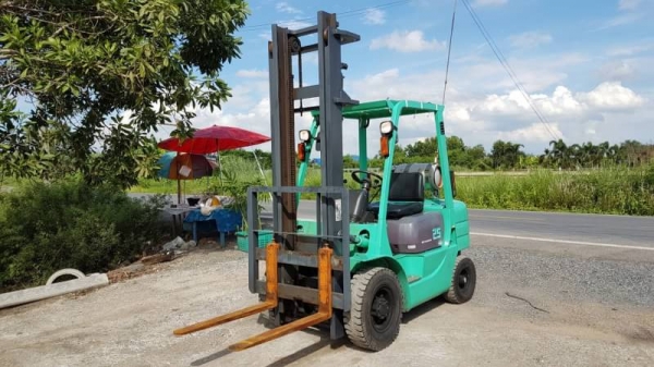 ขายด่วนรถยกMITSUBISHI FG25-20 ยก2.5ตันเสาสูง4เมตรตัวใหม่ล่าสุดรถนอกนำเข้ายังไม่เคยใช้งานในเมืองไทยเลย