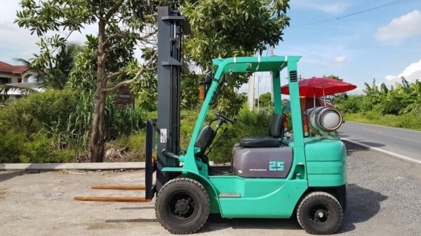 ขายด่วนรถยกMITSUBISHI FG25-20 ยก2.5ตันเสาสูง4เมตรตัวใหม่ล่าสุดรถนอกนำเข้ายังไม่เคยใช้งานในเมืองไทยเลย