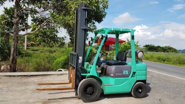 ขายด่วนรถยกMITSUBISHI FG25-20 ยก2.5ตันเสาสูง4เมตรตัวใหม่ล่าสุดรถนอกนำเข้ายังไม่เคยใช้งานในเมืองไทยเลย