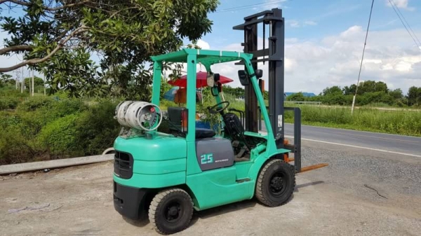 ขายด่วนรถยกMITSUBISHI FG25-20 ยก2.5ตันเสาสูง4เมตรตัวใหม่ล่าสุดรถนอกนำเข้ายังไม่เคยใช้งานในเมืองไทยเลย