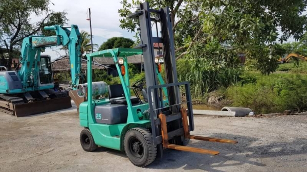 ขายด่วนรถยกMITSUBISHI FG25-20 ยก2.5ตันเสาสูง4เมตรตัวใหม่ล่าสุดรถนอกนำเข้ายังไม่เคยใช้งานในเมืองไทยเลย