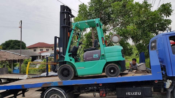 ขายด่วนรถยกMITSUBISHI FG25-20 ยก2.5ตันเสาสูง4เมตรตัวใหม่ล่าสุดรถนอกนำเข้ายังไม่เคยใช้งานในเมืองไทยเลย