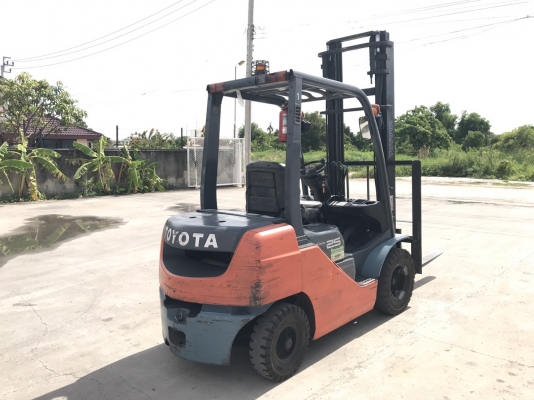 ขายรถ Toyota 8FD25 ขนาด 2.5 ตัน เสา 4 เมตร ดีเซล เกียร์ออโต้