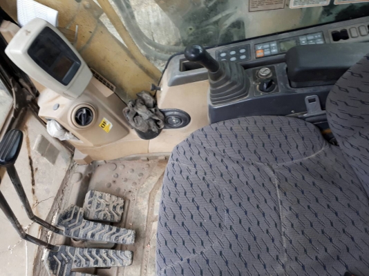 ขาย 1,590,000 CAT 330 C JAPAN ไฟฟ้าครบ เครื่องดี ปั้มแรง เอวดี ช่วงล่างเต็ม เล่มทะเบียน รถอยู่ สระบุรี 090-772-3710 090-772-3708