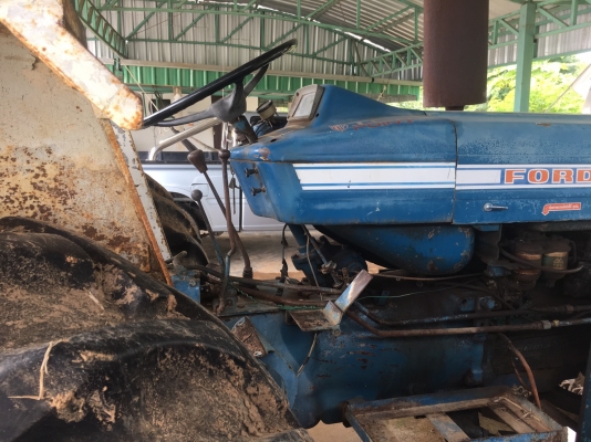 ขาย ford 5000 มีทะเบียน สนใจติดต่อได้ครับ