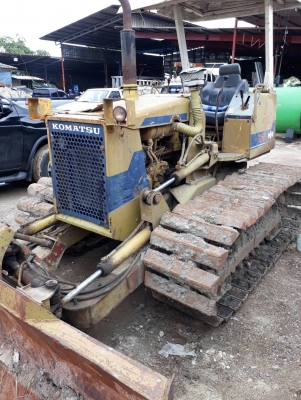 ขาย 195,000 แทรกเตอร์ KOMATSU D 20 P 6 สไลร์ 6 ทิศทาง เครื่องดี เกียร์แรง สเตอร์ลิ่งดี ช่วงล่างแน่น  รถอยู่ ชลบุรี 090-772-3710 090-772-3708