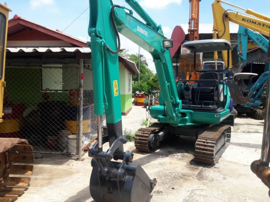 ขายKOMATSU PC30-7  เก่าญี่ปุ่นแท้  สภาพสวย  เครื่องปั๊มดี  ชั่วโมงน้อย  โทร  089-3818694