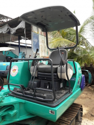 ขายKOMATSU PC30-7  เก่าญี่ปุ่นแท้  สภาพสวย  เครื่องปั๊มดี  ชั่วโมงน้อย  โทร  089-3818694