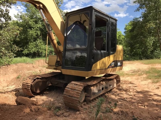 ขาย 385,000 บาท CATTERPILAR E70B เครื่องดี ปั้มแรง โช่หนา เอวแน่น เอกสารชื้อขาย รถอยู่ จ.ร้อยเอ็ด โทร&ไอดีไลน์ 0610710295 ขาย 385,000 บาท CATTERPILAR E70B เครื่องดี ปั้มแรง โช่หนา เอวแน่น เอกสารชื้อขาย รถอยู่ จ.ร้อยเอ็ด โทร&ไอดีไลน์ 0610710295