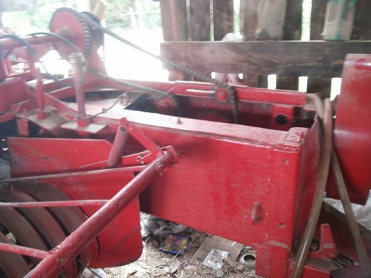 ขายตามสภาพ เครื่องอัดฟาง แมกซี่ 124 ใช่งานปกติ ขายตามสภาพ เครื่องอัดฟาง แมกซี่ 124 ใช่งานปกติ