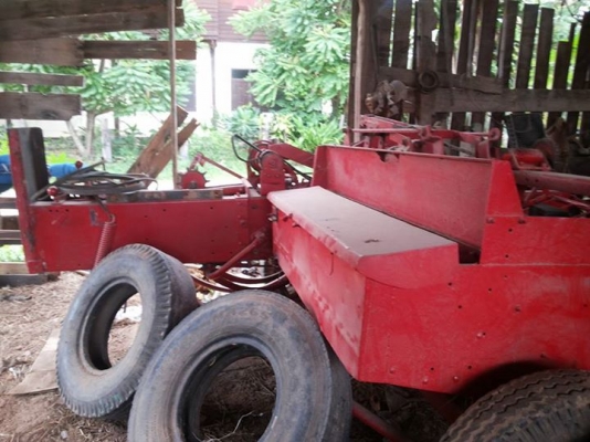 ขายตามสภาพ เครื่องอัดฟาง แมกซี่ 124 ใช่งานปกติ ขายตามสภาพ เครื่องอัดฟาง แมกซี่ 124 ใช่งานปกติ