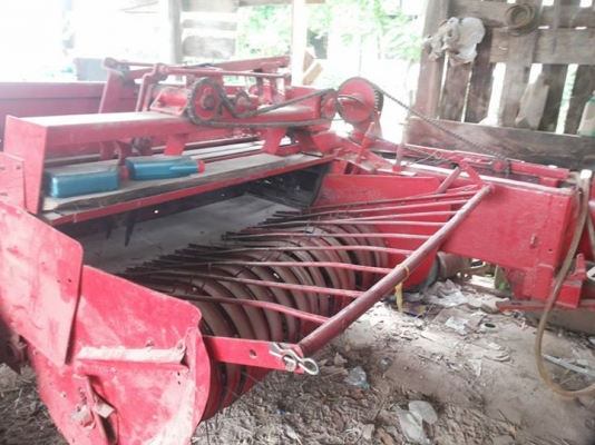 ขายตามสภาพ เครื่องอัดฟาง แมกซี่ 124 ใช่งานปกติ ขายตามสภาพ เครื่องอัดฟาง แมกซี่ 124 ใช่งานปกติ