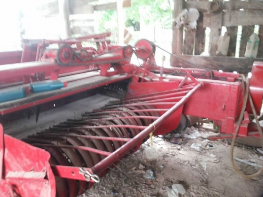 ขายตามสภาพ เครื่องอัดฟาง แมกซี่ 124 ใช่งานปกติ ขายตามสภาพ เครื่องอัดฟาง แมกซี่ 124 ใช่งานปกติ