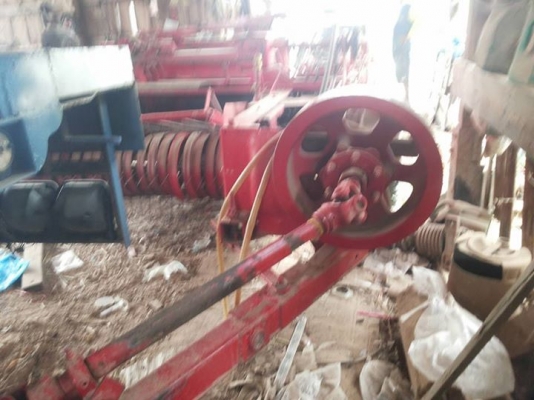 ขายตามสภาพ เครื่องอัดฟาง แมกซี่ 124 ใช่งานปกติ ขายตามสภาพ เครื่องอัดฟาง แมกซี่ 124 ใช่งานปกติ