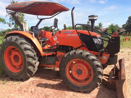 kubota m7040suพร้อมใบมีดดันหน้าและผานพรวน เล่มพร้อมโอน