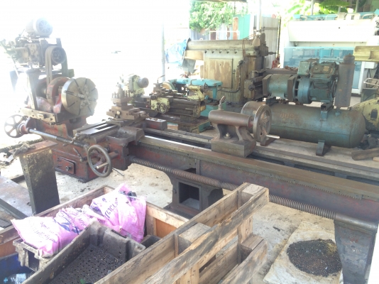 ขายเครื่องกลึงสวิง1เมตรยาว10ฟุตกลึงงานยาว2.5เมตรราคากันเองครับ