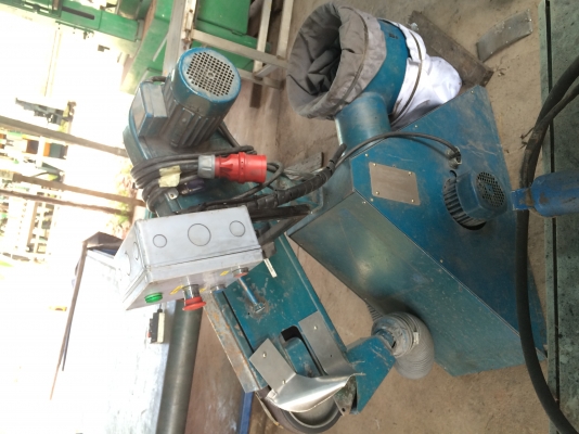 ขายเครื่องขัดมีระบบถังดูดครบครับสวยมากครับ