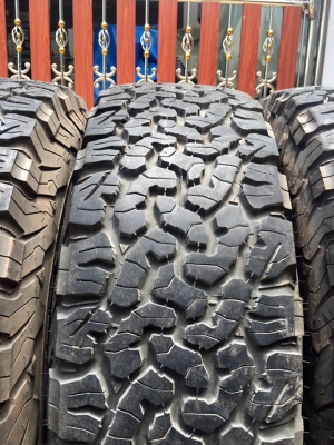 ยางBF All-Terrain Ko2 265/75/16 ถอดขยับไซส์ เพิ่งใส่ลงพื้น3เดือน สภาพใหม่