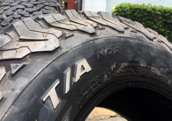 ยางBF All-Terrain Ko2 265/75/16 ถอดขยับไซส์ เพิ่งใส่ลงพื้น3เดือน สภาพใหม่