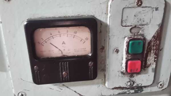 ซาก มิลลิ่งญี่ปุ่น ที่ดัดแปลงเป็น เครื่องเจียราบ 19000 บาท ซาก มิลลิ่งญี่ปุ่น ที่ดัดแปลงเป็น เครื่องเจียราบ 19000 บาท