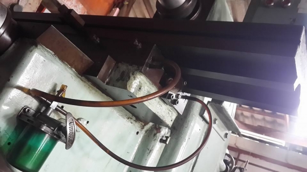 ซาก มิลลิ่งญี่ปุ่น ที่ดัดแปลงเป็น เครื่องเจียราบ 19000 บาท ซาก มิลลิ่งญี่ปุ่น ที่ดัดแปลงเป็น เครื่องเจียราบ 19000 บาท