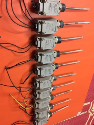 200 บ. ส่งฟรี083-2000058 LINE ID: line832923 LIMIT SWITCH ลิมิตสวิทช์ ยี่ห้อ KOING เป็นแบบก้านสปริงยาวชนโยกได้ตรงๆไม่เสียหาย(มีแค่ 10ตัว) 200 บ. ส่งฟรี083-2000058 LINE ID: line832923 LIMIT SWITCH ลิมิตสวิทช์ ยี่ห้อ KOING เป็นแบบก้านสปริงยาวชนโยกได้ตรงๆไม่เสียหาย(มีแค่ 10ตัว)