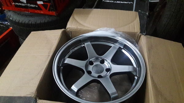 ล้อใหม่ๆ TE37 ขอบ 18 หน้า 8.5 ออฟ+35 หลัง 9.5 ออฟ 12 ใส่ วีโก้ ,ไทรทัน สวยๆเลยครับ ล้อใหม่ๆ TE37 ขอบ 18 หน้า 8.5 ออฟ+35 หลัง 9.5 ออฟ 12 ใส่ วีโก้ ,ไทรทัน สวยๆเลยครับ