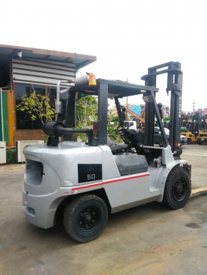 รถยกนิสสัน 4.5 ตัน เสาสูง 4 เมตร เครื่องดีเซล เกียร์ออโต้