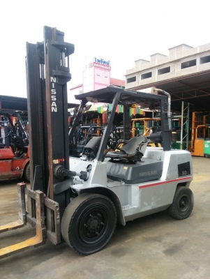 รถยกนิสสัน 4.5 ตัน เสาสูง 4 เมตร เครื่องดีเซล เกียร์ออโต้