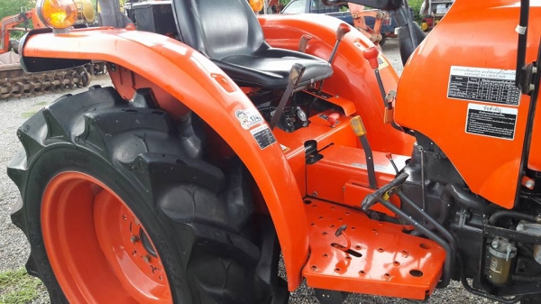 ขายคูโบต้าl3608DT (ตัวเปล่า) สวยเดิมๆ ใช้งานน้อย 615 ช.ม เล่มทะเบียนพร้อมโทร 0872016577 ขายคูโบต้าl3608DT (ตัวเปล่า) สวยเดิมๆ ใช้งานน้อย 615 ช.ม เล่มทะเบียนพร้อมโทร 0872016577