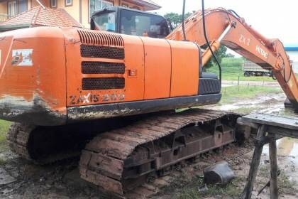 ขาย 1,585,000 HITACHI ZX 200-5 G ทำงาน 21,xxx ชม. เครื่องดี ปั้มแรง โช่หนา เอวแน่น เอกสารเล่มทะเบียน รถอยู่ จ.สุรินทร์ 090-772-3710 090-772-3708 ขาย 1,585,000 HITACHI ZX 200-5 G ทำงาน 21,xxx ชม. เครื่องดี ปั้มแรง โช่หนา เอวแน่น เอกสารเล่มทะเบียน รถอยู่ จ.สุรินทร์ 090-772-3710 090-772-3708