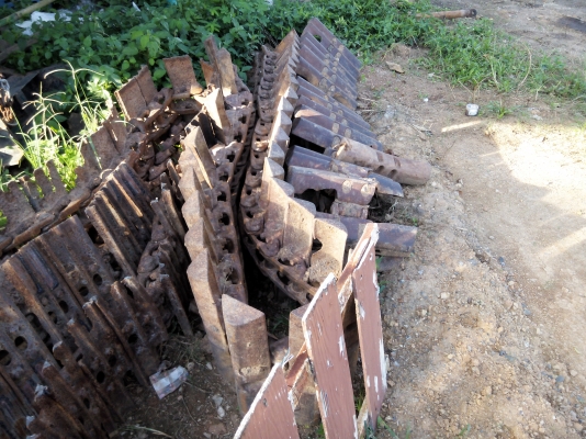 ขายรถแทรคเตอร์ KOMATSU D20P-5 สไลใบมีดได้ ราคา 185000