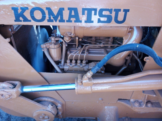 ขายรถแทรคเตอร์ KOMATSU D20P-5 สไลใบมีดได้ ราคา 185000