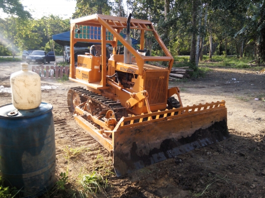 ขายรถแทรคเตอร์ KOMATSU D20P-5 สไลใบมีดได้ ราคา 185000