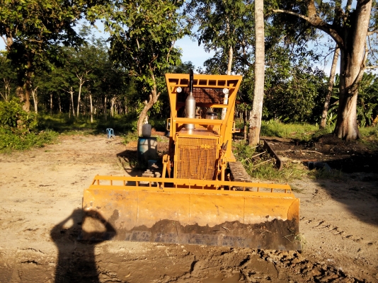 ขายรถแทรคเตอร์ KOMATSU D20P-5 สไลใบมีดได้ ราคา 185000