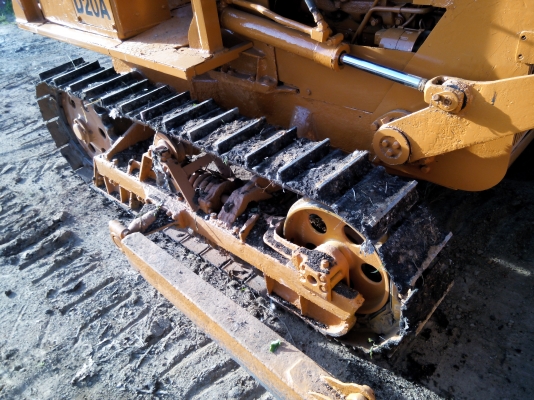 ขายรถแทรคเตอร์ KOMATSU D20P-5 สไลใบมีดได้ ราคา 185000