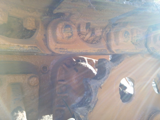ขายรถแทรคเตอร์ KOMATSU D20P-5 สไลใบมีดได้ ราคา 185000