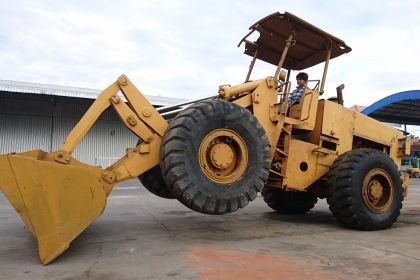 ขายรถตักล้อยาง KOMATSU W90-2 (ขนาดเท่า530 WA300)