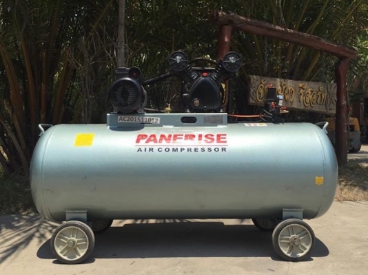 ขายปั้มลม 2สูบ(300ลิตรใหญ่) 3kw ไฟ220vสภาพสวยเดิม ของใหม่เปิดตู้ติดมา1ตัว 24,000บาท เท่านั้น!!