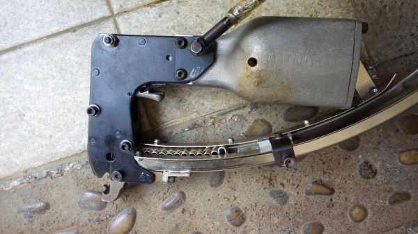 ปืนยิงทำกรง สปริงที่นอน