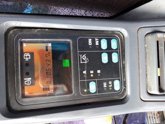 ขายด่วน KOMATSU PC200-7 สภาพพร้อมใช้งาน 10600 กว่าชั่วโมง  เครื่องปั้มดีเยี่ยม โซ่ช่วงล่างพร้อมใช้งาน เอวแน่น แอร์เย็น ไฟฟ้าสมบูรณ์ เอกสารใบอินวอยซ์ สนใจโทรสอบถาม 093-0764943  088-3223272