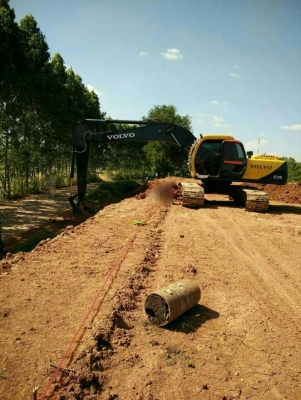 รถแบคโฮ VOLVO EC210. , ( รถ สวย. ) , ( รถทำงาน 11,xxx ชม. ) สนใจติดต่อ 081 - 6079515