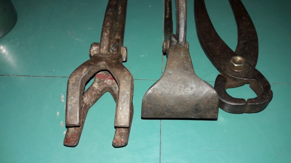 ขายชุดคีม3ด้ามงานเก่าโบราณขนาดใหญ่เหล็กดีมีน้ำหนัก