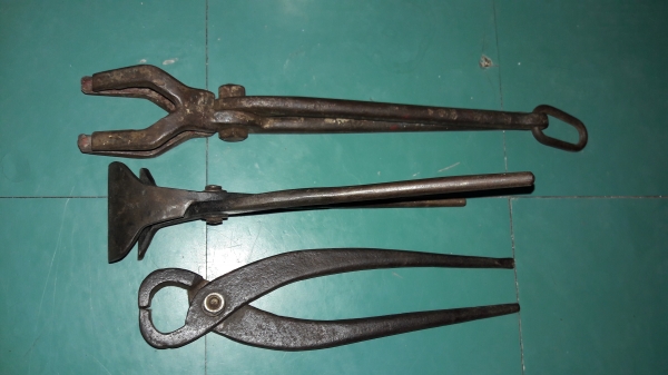 ขายชุดคีม3ด้ามงานเก่าโบราณขนาดใหญ่เหล็กดีมีน้ำหนัก