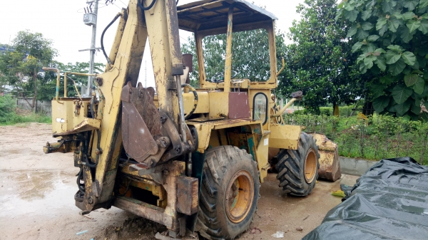 ขายด่วนรถตักเอวอ่อนKOMATSU 507สภาพพร้อมใช้งาน มีมือตักด้านหลังด้วย ราคาสุดคุ้มจริงๆโทรไอดี0843923995