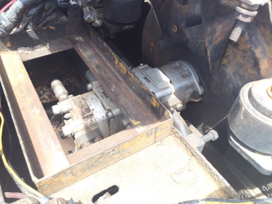 ขายรถแบคโฮ KOMATSU PC40-6 สภาพดีพร้อมใช้ สนใจโทร 081-970-1072