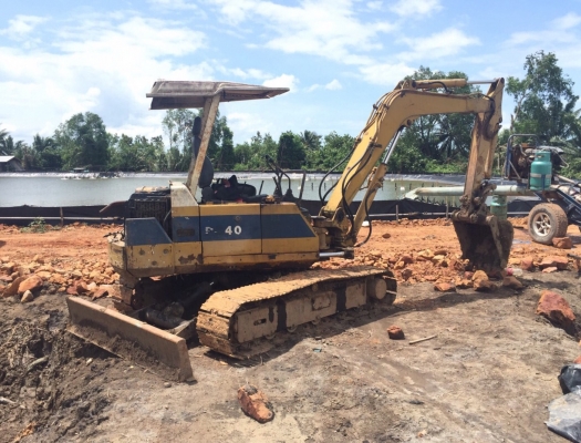 ขายรถแบคโฮ KOMATSU PC40-6 สภาพดีพร้อมใช้ สนใจโทร 081-970-1072 ขายรถแบคโฮ KOMATSU PC40-6 สภาพดีพร้อมใช้ สนใจโทร 081-970-1072