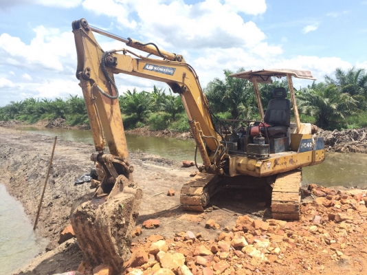 ขายรถแบคโฮ KOMATSU PC40-6 สภาพดีพร้อมใช้ สนใจโทร 081-970-1072 ขายรถแบคโฮ KOMATSU PC40-6 สภาพดีพร้อมใช้ สนใจโทร 081-970-1072