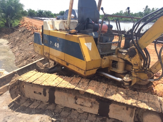ขายรถแบคโฮ KOMATSU PC40-6 สภาพดีพร้อมใช้ สนใจโทร 081-970-1072