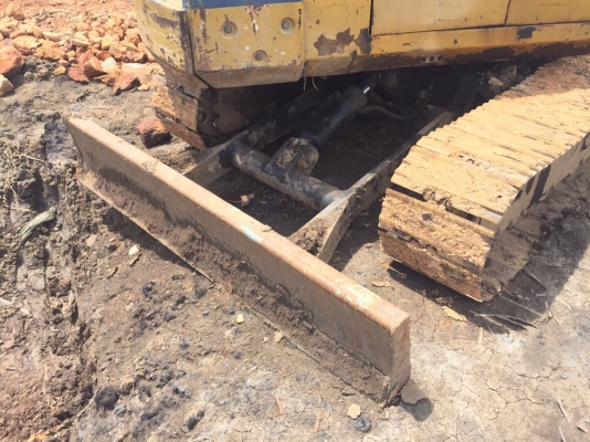 ขายรถแบคโฮ KOMATSU PC40-6 สภาพดีพร้อมใช้ สนใจโทร 081-970-1072